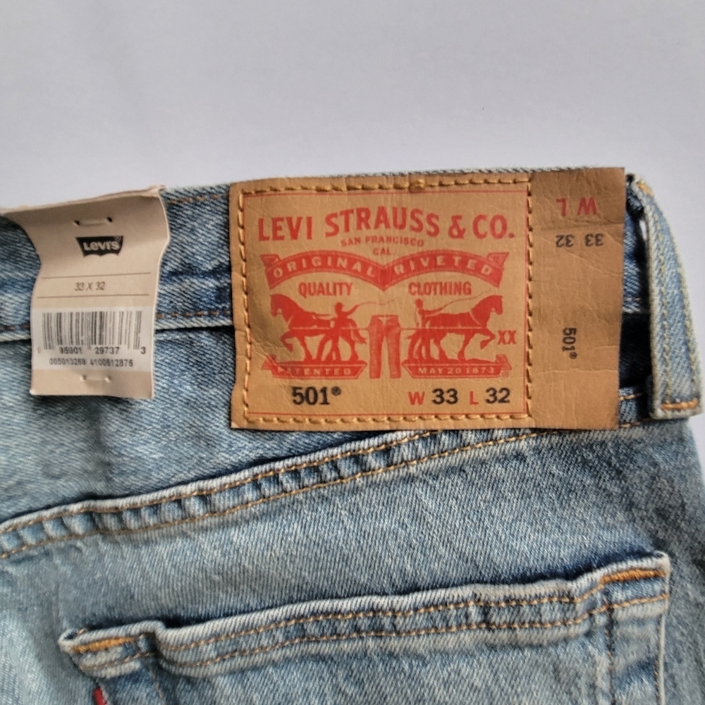 Levi's 501 33x32 Straight Leg Jeans. - Picture 5 of 10